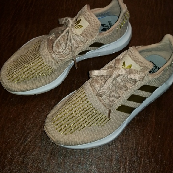 adidas swift run dust pearl